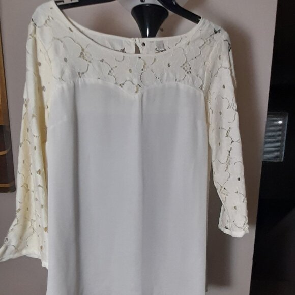 Cream colored silky lace Top - Picture 1 of 2